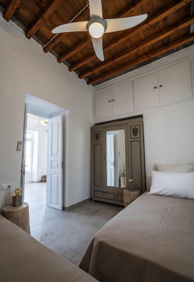 Komis Mansion Exámbela Екстериор снимка