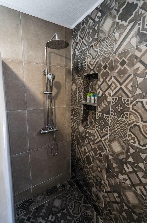 Komis Mansion Exámbela Екстериор снимка